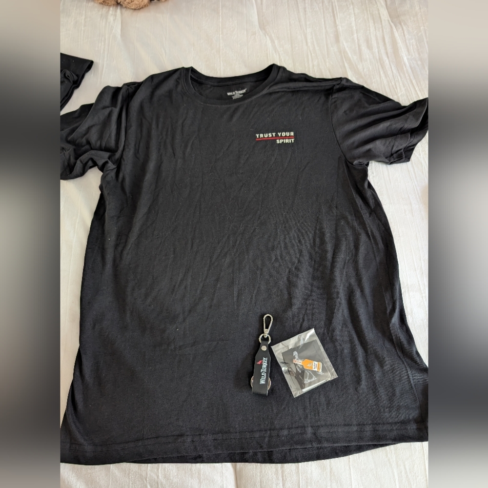 Wild Turkey Bourbon " Trust Your Spitit" Black Short Sleeve T Shirt ~ - Picture 2 of 5